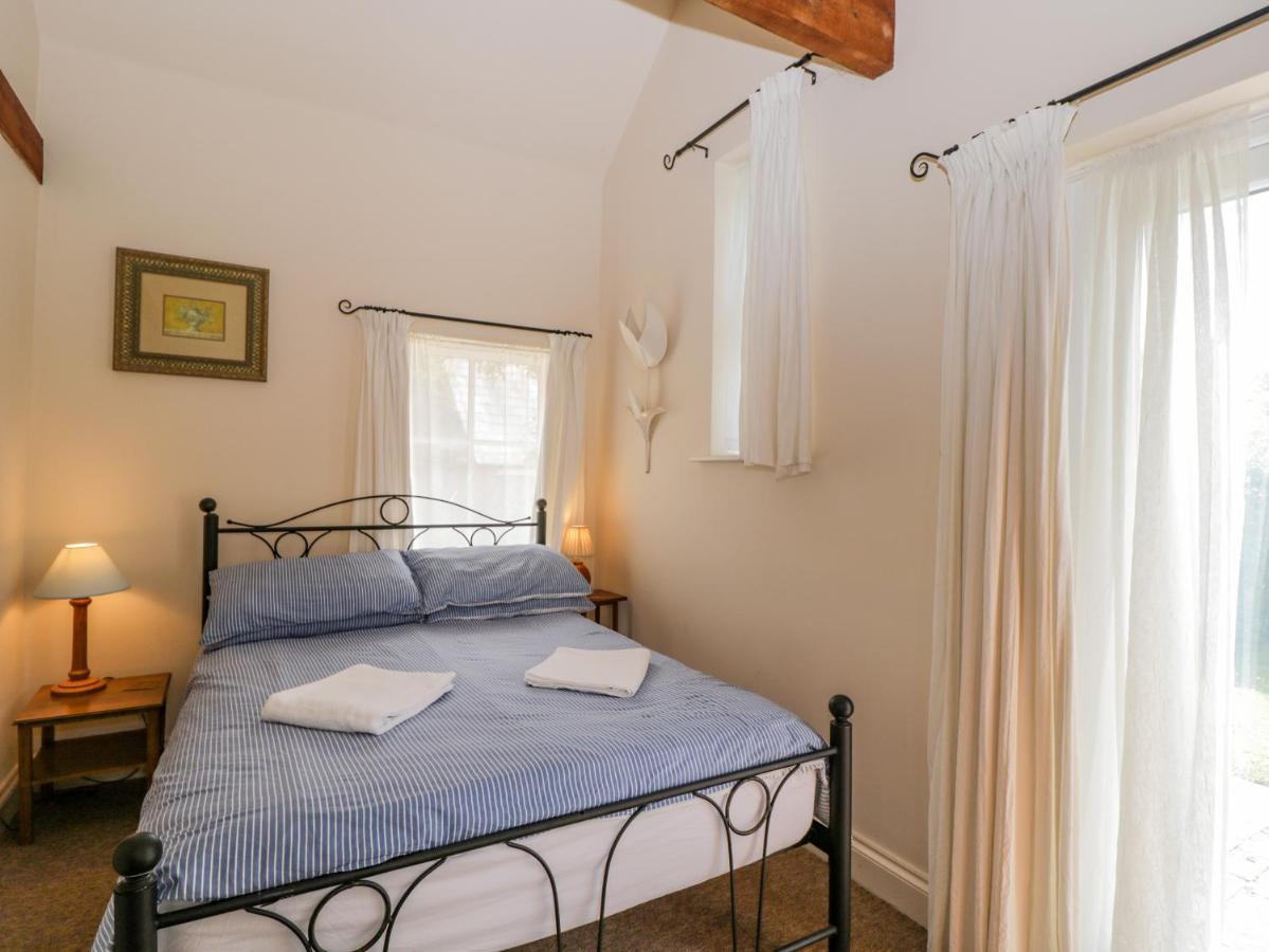 Parkfield Cottage Sturminster Marshall Экстерьер фото