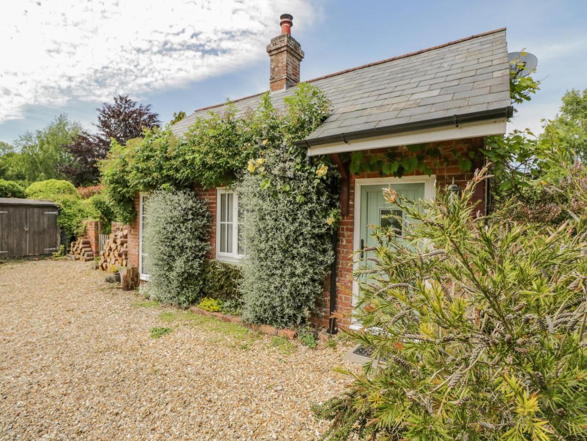 Parkfield Cottage Sturminster Marshall Экстерьер фото